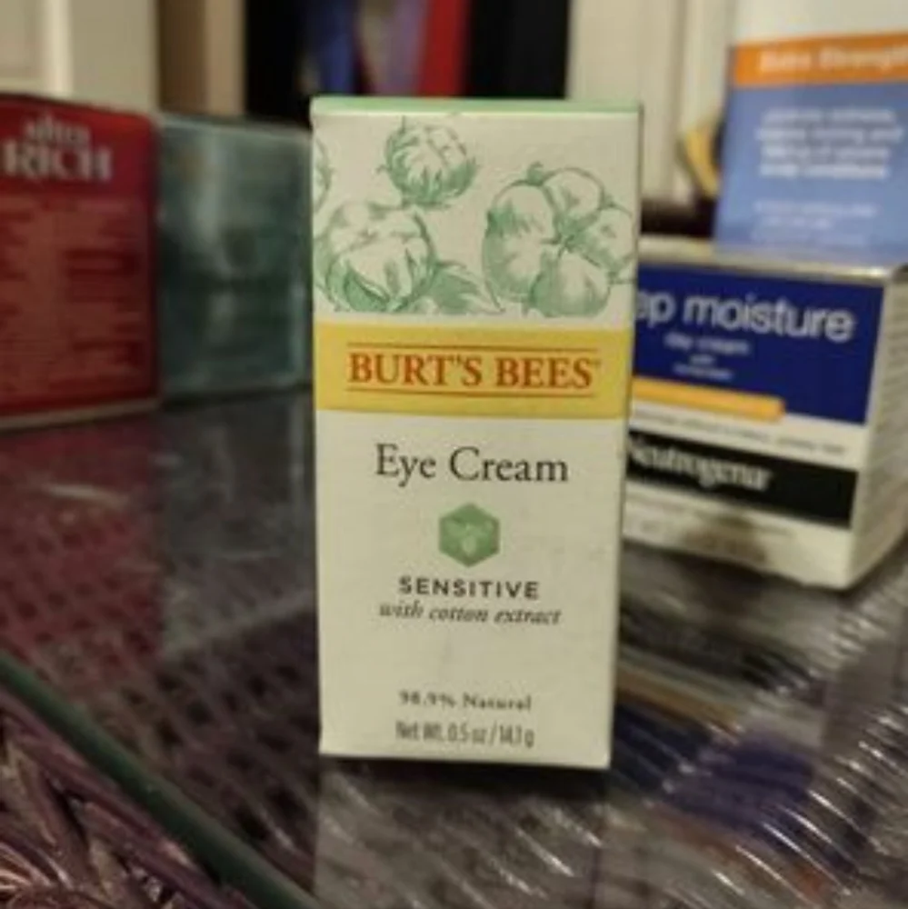 Brand New Burt's Bees Eye Cream with Cotton Extract